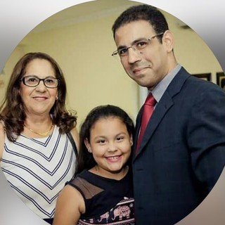Foto de Vera Lúcia Rodrigues Pacheco com a família